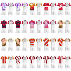 OEMサービス カスタムネームプリント フットサル ストリップ 軽量ポリエステル 吸汗速乾 サッカーユニフォーム 欧州クラブ向け - Product Image 3