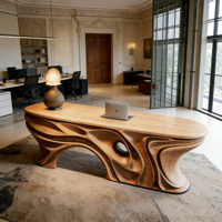 Table sculpturale ondulée artistique moderne au design contemporain et organique pour espace de travail de luxe