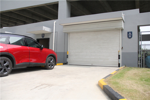 Portes de garage automatiques électriques en acier Porte d'extérieur à volet roulant en acier galvanisé Hurricane Porte enroulable en acier galvanisé - Product Image 4