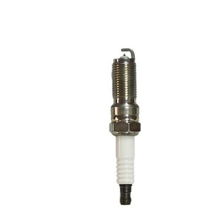 Bujías SP-520 CYFS-12F-5 de Iridio y Platino, Espaciado de 1.1mm, Rosca M12, Hexágono de 14mm, para Vehículos 2010+ - Product Image 4