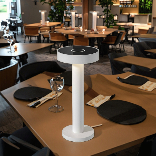 Hot Selling Aluminum Cordless Rechargeable Restaurant Table Lamp Modern Luxury Portable Table Lamp