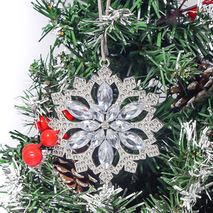 DIY Christmas tree decorations: sparkly, openwork snowflake Christmas baubles and window display ornaments - Product Image 2