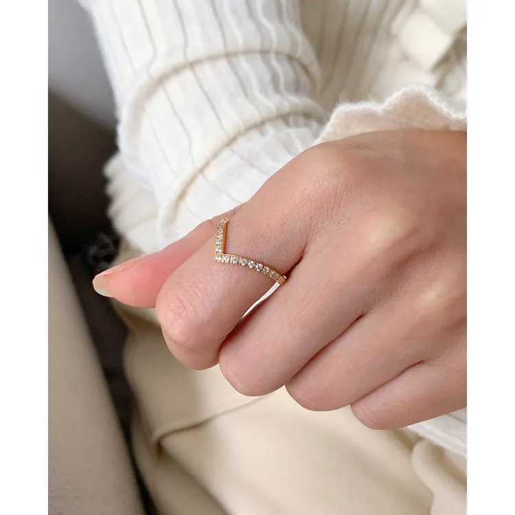 2 Colors V Shape Twisted Stainless Steel Ring Cubic Zircon Dainty 18K Gold Plated Rings for Women Trendy Minimalist Jewelry 2021