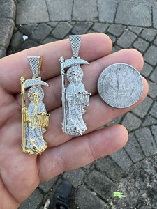 DUYIZHAO Colgante de Oro 14k con Acabado de Diamantes para Hombre y Mujer, Diseño de Grim Reaper Santa Muerte, Joyería de Moda Personalizada para Collar - Product Image 6