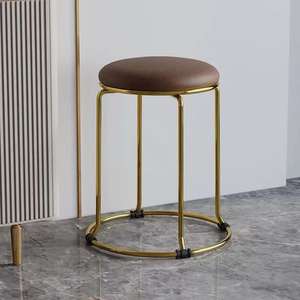 Silla de Comedor Moderna de Lujo con Esponja Suave y Estructura Metálica, Taburete Apilable para Maquillaje y Uñas, para Dormitorios y Muebles para el Hogar - Product Image 4