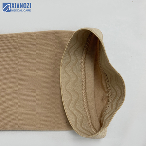 Calcetines de Compresión con Banda de Silicona Antideslizante 20-30mmHg, Medias de Soporte para Pantorrillas Anchas con Punta Abierta para Hinchazón y Várices - Product Image 6