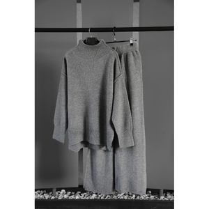 <span class=keywords><strong>Ensemble</strong></span> pull à col roulé fendu 2025 pour femmes, <span class=keywords><strong>ensemble</strong></span> décontracté ample en <span class=keywords><strong>laine</strong></span> et cachemire mélangés, <span class=keywords><strong>pantalon</strong></span> en tricot décontracté, <span class=keywords><strong>ensemble</strong></span> deux pièces - Product Image 4