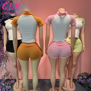 Completo da <span class=keywords><strong>donna</strong></span> due pezzi casual con pantaloncini a pois, vita pieghevole, coordinato per lo streetwear con fascia per capelli - Product Image 6