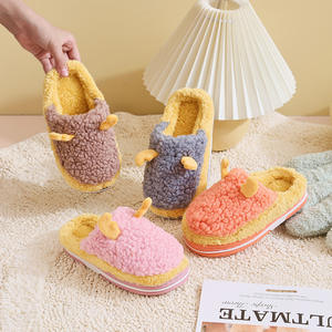 Nouvel arrivage de pantoufles en bois 3D de dessin animé pour enfants, à la mode, mignonnes, chaudes et antidérapantes, pantoufles d'intérieur pour maison de bébé, chaussures de fermeture pour femmes - Product Image 4