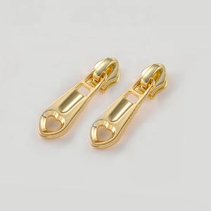 Tirador de Cremallera Personalizado de Aleación de Zinc Negro de Moda, Tirador de Cremallera para Bolsos, Tirador de Cremallera de Metal Personalizado con Logotipo para Bolsos - Product Image 3