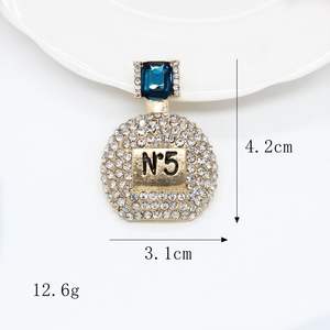 Vente flash, pendentifs de flacons de parfum en lucite de marque de luxe, colorés, inspirés des designers, perles en vrac, collier, bracelet, fabrication de bijoux - Product Image 6