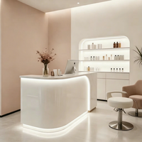 Magasins de cosmétiques, salons de manucure, instituts de beauté, magasins de vêtements, bureaux d'accueil d'entreprise, petits bars, caisses enregistreuses laquées marbrées