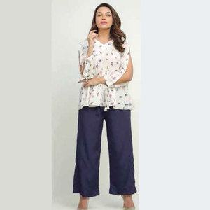 Offre Spéciale – Ensemble Deux Pièces Femme Été Imprimé Floral Col V Épaules Dénudées Manches Fendues Haut et Pantalon Tenue Décontractée - Product Image 2
