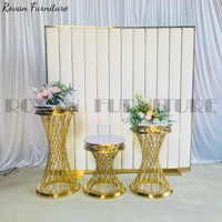 Ensemble de table de bar de table de gâteau de mariage de tailles multiples de haute qualité en acier inoxydable doré pour le mariage meubles commerciaux modernes d'occasion
