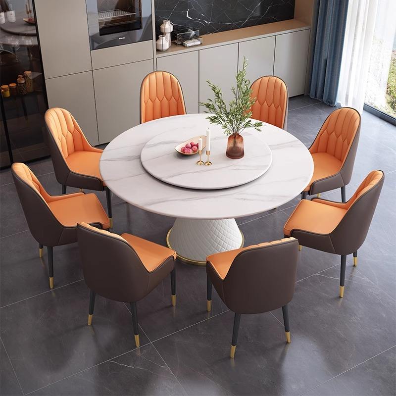 Une table avec six chaises