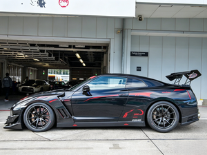 Nuevos Guardabarros Delanteros de FRP, Reemplazo Directo para Nissan GT-R R35 2008-2016 con Opciones de Pintura Mate/Brillante - Product Image 6