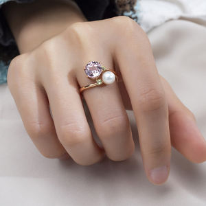 แหวนเพชรเม็ดกลมสามเม็ดประดับพลอยแซฟไฟร์สีม่วงจากแล็บ Messi Jewelry รุ่น MSR-1636 ทอง 18K - Product Image 6