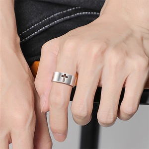 Venta caliente moda Cruz hueca anillo de acero inoxidable hombres mujeres Punk joyería 10mm anillos abiertos - Product Image 3
