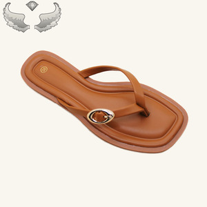 High-quality Summer New Design Comfortable <b>Soft</b>-soled Wholesale Breathable Durable Lightweight Women Flat Sandals and <b>slippers</b> - Product Image 5