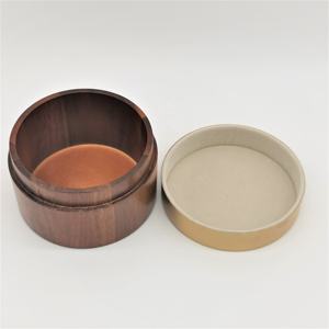 Caja de Reloj Redonda de Madera de Lujo Personalizada con Tapa Metálica Chapada en Oro - Product Image 3
