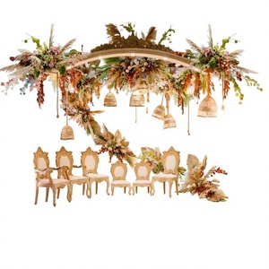 Chaises en bois de mariage traditionnelles pour la cérémonie Phera Chaises de mariage gujarati Mandap Vidhi Chaises en bois Mandap à couper le souffle - Product Image 1