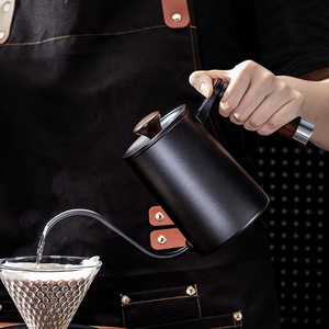 กาต้มน้ำคาเฟ่ ชิ คูสเนค 600 มล. เครื่องชงกาแฟสแตนเลสพร้อมด้ามจับไม้สีดำ - Product Image 1