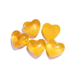 Cadeaux de la Saint-Valentin Savon au safran anti-âge en forme de cœur au lait de chèvre fait à la main pour femme - Product Image 2