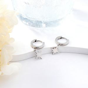 Pendientes de Aro con Diseño de Estrella Dorada Minimalistas y Modernos para Mujer, los Más Vendidos, Nuevos Diseños de Joyería para Chicas - Product Image 6