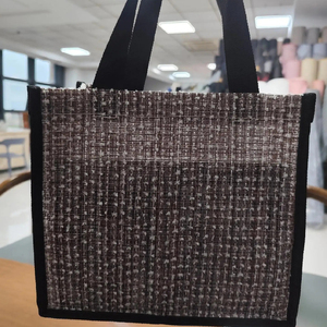 STARUNK Tissu en maille de <span class=keywords><strong>vinyle</strong></span> ignifuge enduit de PVC personnalisé écologique et résistant à l'huile pour les housses de <span class=keywords><strong>plateau</strong></span> de voiture et l'utilisation en extérieur - Product Image 3