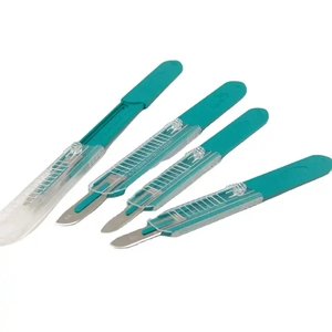 มีดผ่าตัดสเตนเลสสตีลแบบใช้มือ ยี่ห้อ ORIENTMED สำหรับการดึงขน (dermaplaning)  พร้อมใบมีด 10r  ด้ามจับ ABS  เทคโนโลยีล็อคสองชั้น - Product Image 5