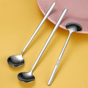 Petite cuillère en acier inoxydable de style coréen avec long manche pour les desserts à la crème glacée au thé au lait et au café Finition en métal doré pour cadeaux - Product Image 2