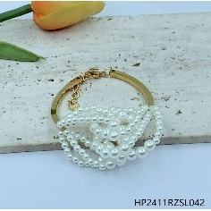 Ensemble de bijoux pour femmes plaqué or 24 carats avec accent en strass et collier en perles d'imitation, look de fête brillant pour un usage quotidien, alliage - Product Image 3