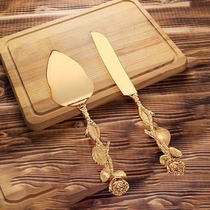 Ensemble couteau et spatule à gâteau de style européen, ensemble de couverts de mariage de style occidental, combinaison de couteau et spatule dorés, rose - Product Image 2