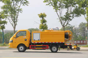 Pequeño camión de limpieza de succión de aguas residuales Dongfeng de alta presión nuevo o usado de 2500 litros para limpieza de desagües - Product Image 6