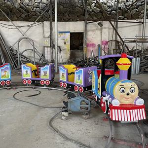 Vente en gros de trains électriques rotatifs compacts à 4 ou 5 places avec rails pour parcs d'attractions, train électrique commercial à monter soi-même - Product Image 1