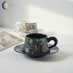 Service de table vintage au design floral et d'oiseaux en aquarelle, style médiéval, pour le thé de l'après-midi - Tasse à café avec soucoupe et coffret cadeau - Product Image 3