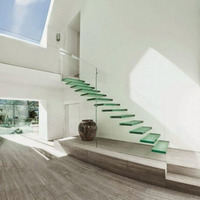 Marches d'escalier flottantes en verre feuilleté trempé de sécurité avec barre en acier inoxydable ou balustrades en verre, garde-corps