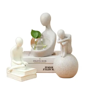 Sculture creative moderne delle figurine della decorazione della statua di arte astratta dell'ornamento della decorazione domestica