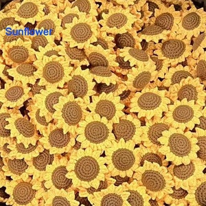 Offre Spéciale : Accessoires DIY en Crochet Tricoté – Ornements Amigurumi Faits Main en Laine : Fraise, Orange, Pomme, Tournesol - Product Image 4