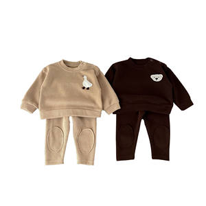 Ensemble de survêtements unisexe en coton avec broderie ours et oie pour printemps et automne pour bébés et enfants 2 pièces - Product Image 1