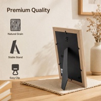 Cadre photo en MDF imperméable de taille A4 à grain de bois clair personnalisable avec logo sur mesure pour la suspension murale au bureau