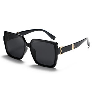 Gafas de Sol Cuadradas Extra Grandes Grises para Mujer, Protección UV400, Polarizadas, Marco TR90, Lentes TAC, Moda, Viajes, Conducción, Fiestas - Product Image 2