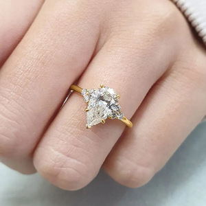 Anello a Goccia Elegante per Donne, Gioiello di Lusso alla Moda per Matrimoni, Fidanzamenti e Feste, Idea Regalo - Product Image 3