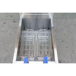Friteuse à gaz professionnelle en acier inoxydable avec contrôle de température et double panier - Product Image 4