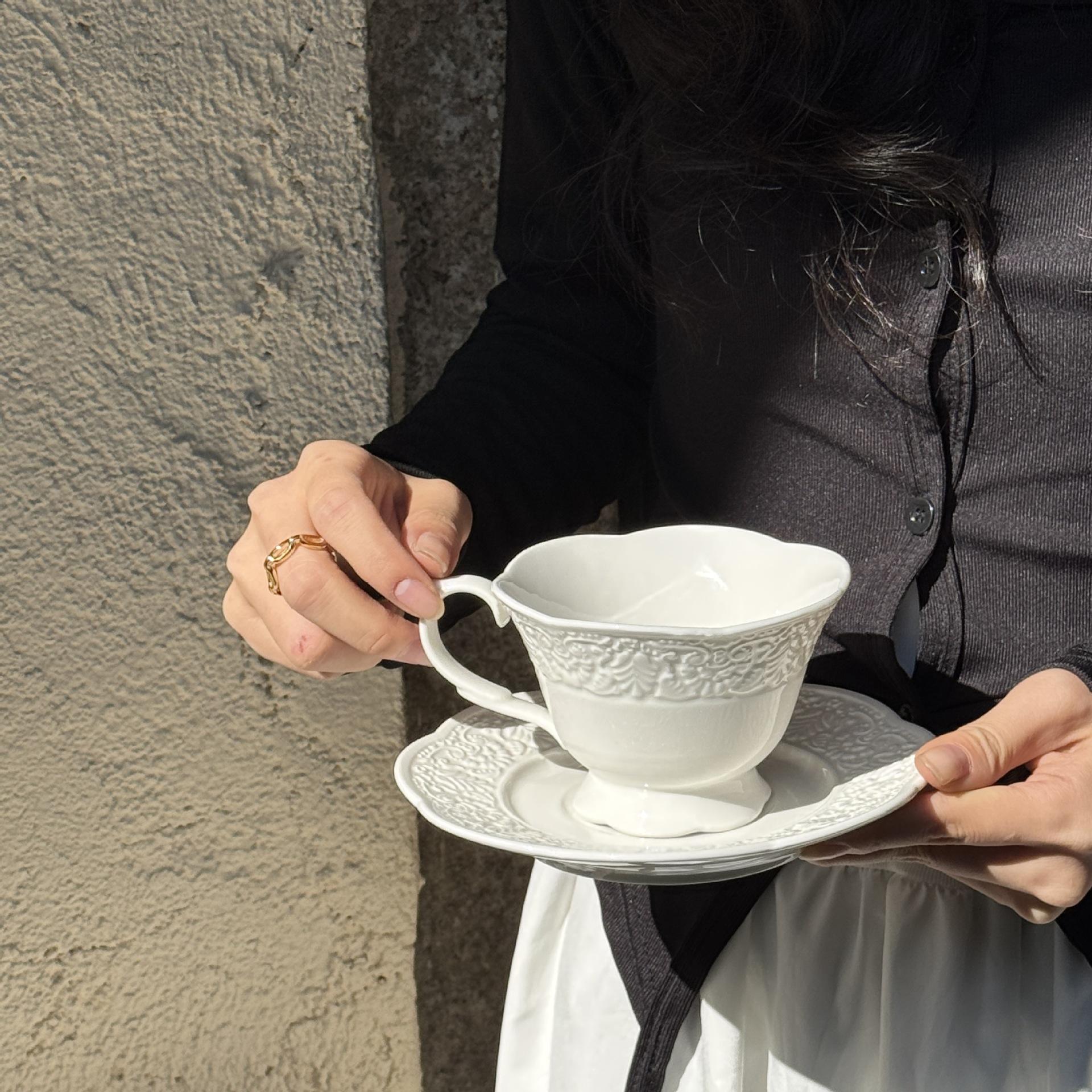 Petal-embossed leaf-growing cups and saucers 300ML