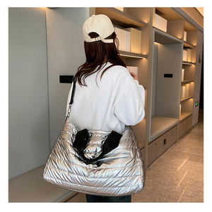 Sac de voyage élégant pour les trajets courts transfrontaliers, sac fourre-tout grande capacité, sac de sport polyvalent (2026) - Product Image 6