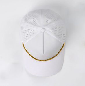 Gorra de golf deportiva de 5 paneles con cuerda personalizada al por mayor, diseño de logotipo con parche de PVC, poliéster blanco, orificios cortados con láser, impermeable, para golf y béisbol - Product Image 4