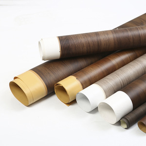Rollo de pegatinas impermeables de grano de <span class=keywords><strong>madera</strong></span> de cuero de PVC <span class=keywords><strong>para</strong></span> renovación de muebles, armarios, escritorios <span class=keywords><strong>para</strong></span> decoración de sala de estar - Product Image 2