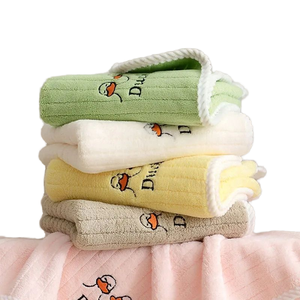 <span class=keywords><strong>Serviette</strong></span> de toilette mignonne en forme de petit cygne en microfibre polaire technique tricotée pour l'école et la maternelle - Vente en gros - Product Image 1