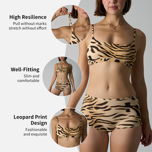 SK1207&1218 Completi Donna Stampa Leopardata <span class=keywords><strong>Reggiseno</strong></span> <span class=keywords><strong>con</strong></span> Scollo a V Senza Imbottitura Spalline Regolabili Slip Aderenti <span class=keywords><strong>con</strong></span> Rinforzo in <span class=keywords><strong>Cotone</strong></span> Set Intimo - Product Image 3